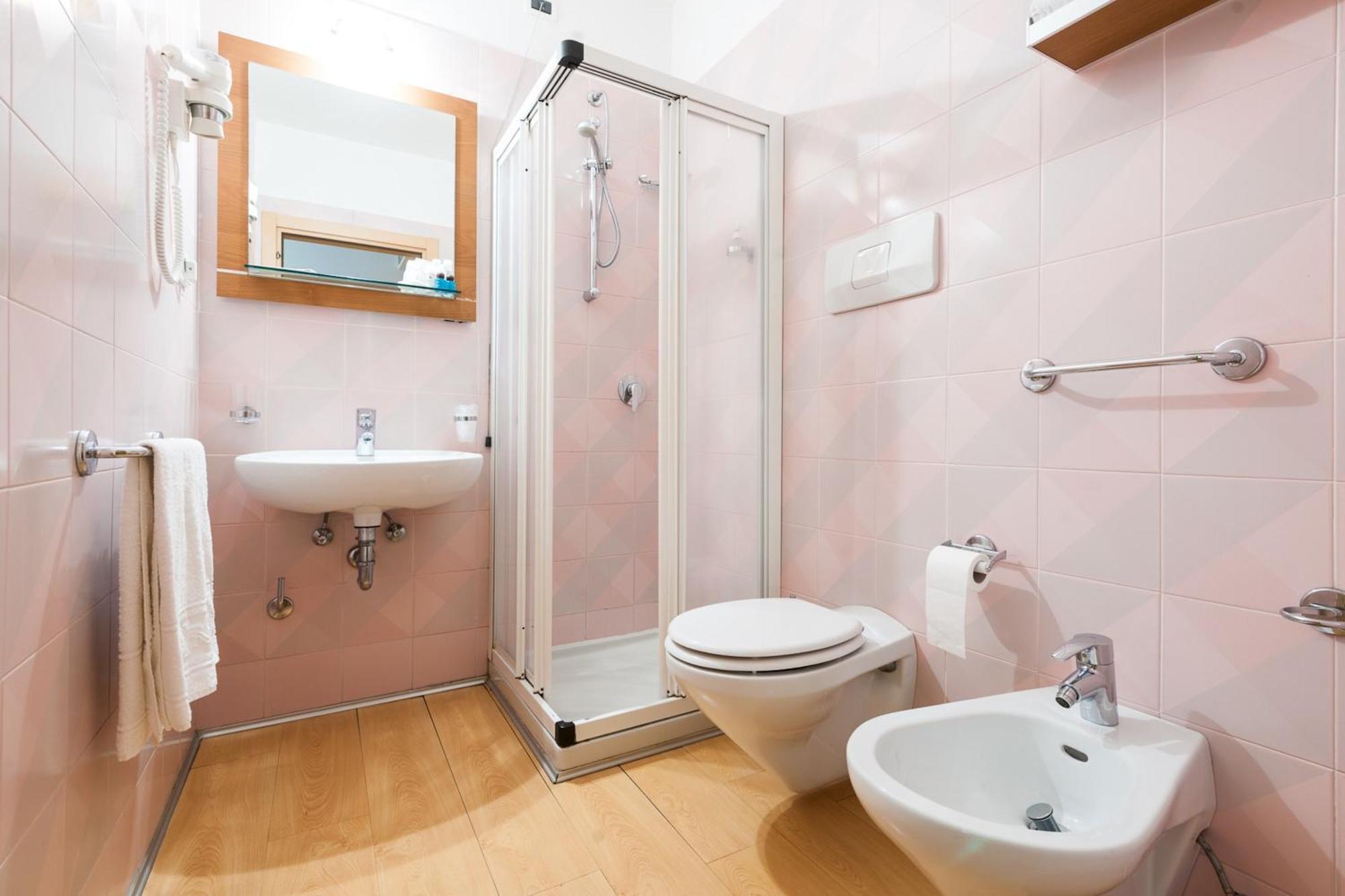 Dreibettzimmer mit Balkon