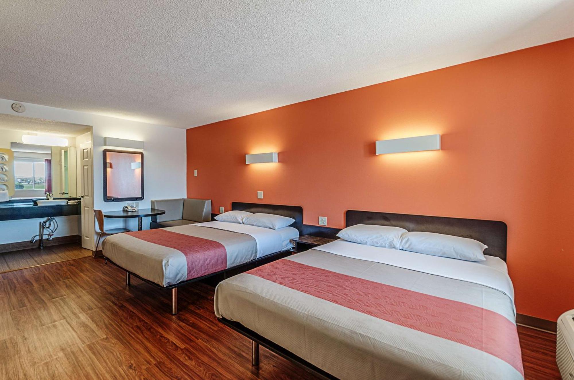 Queen Room Two Queen Beds Non-Smoking