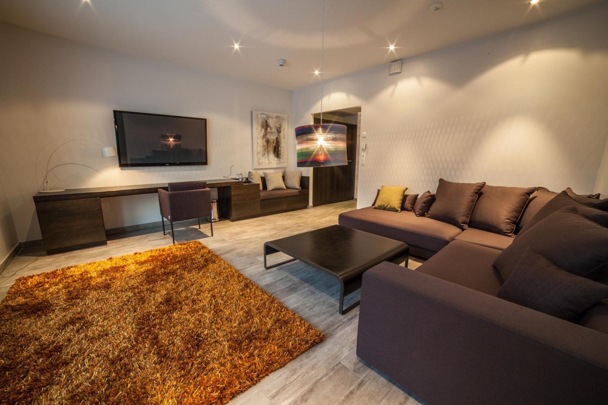 Deluxe King Suite