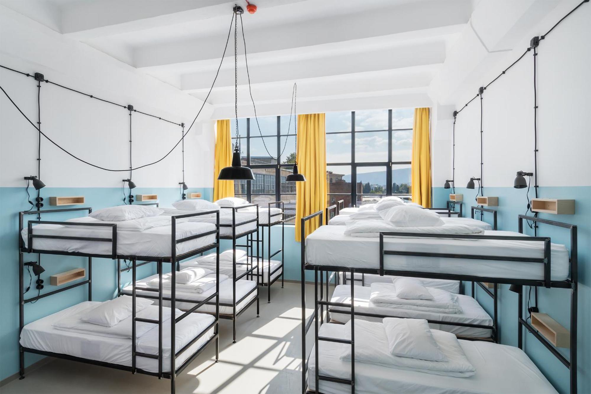 Bed op een Vrouwenslaapzaal met 6 Bedden