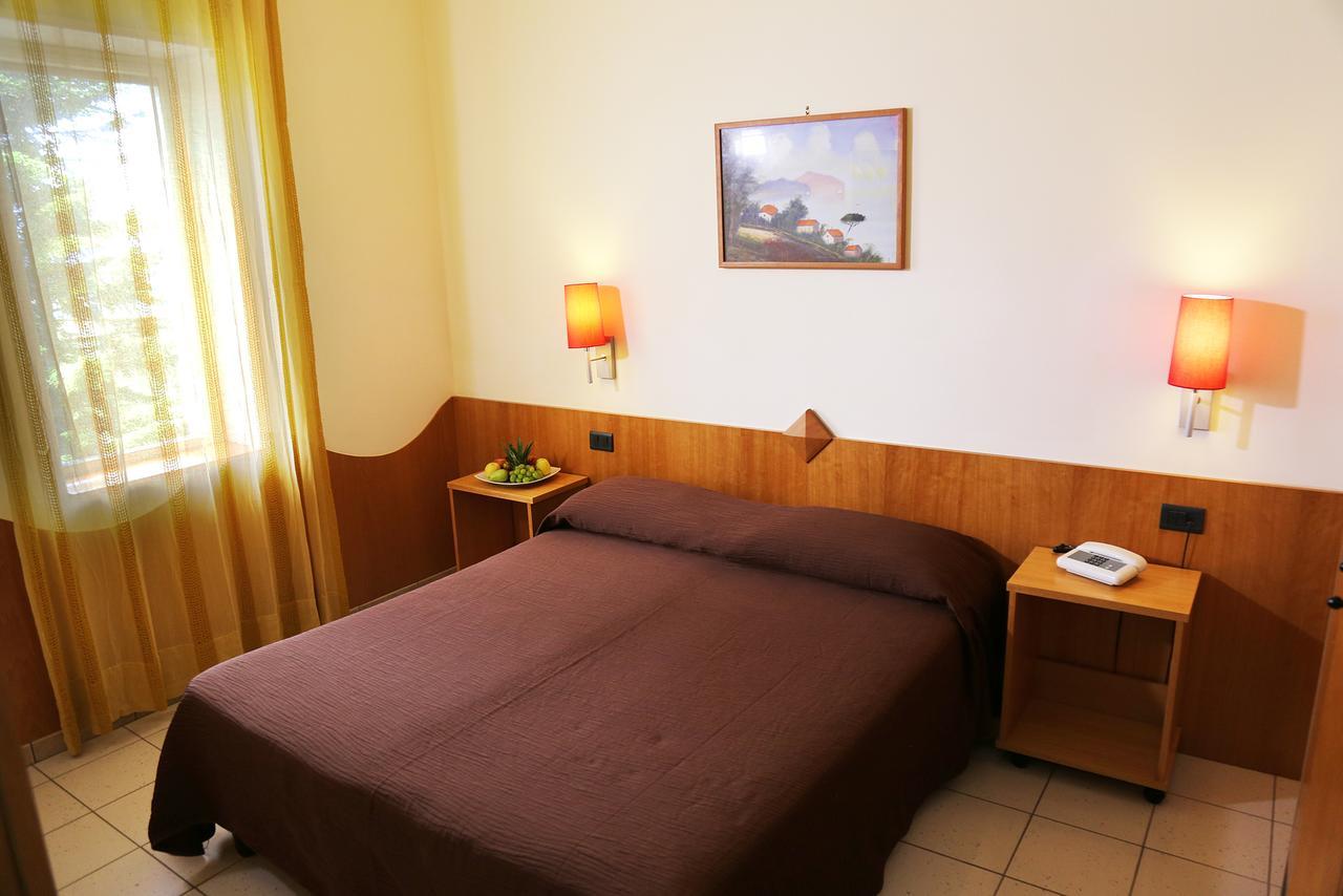 Double or Twin Room,718391686:JPEG