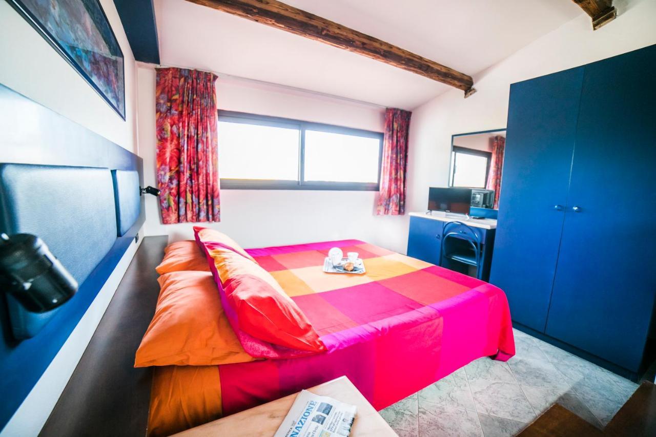 Double or Twin Room,718641682:JPEG