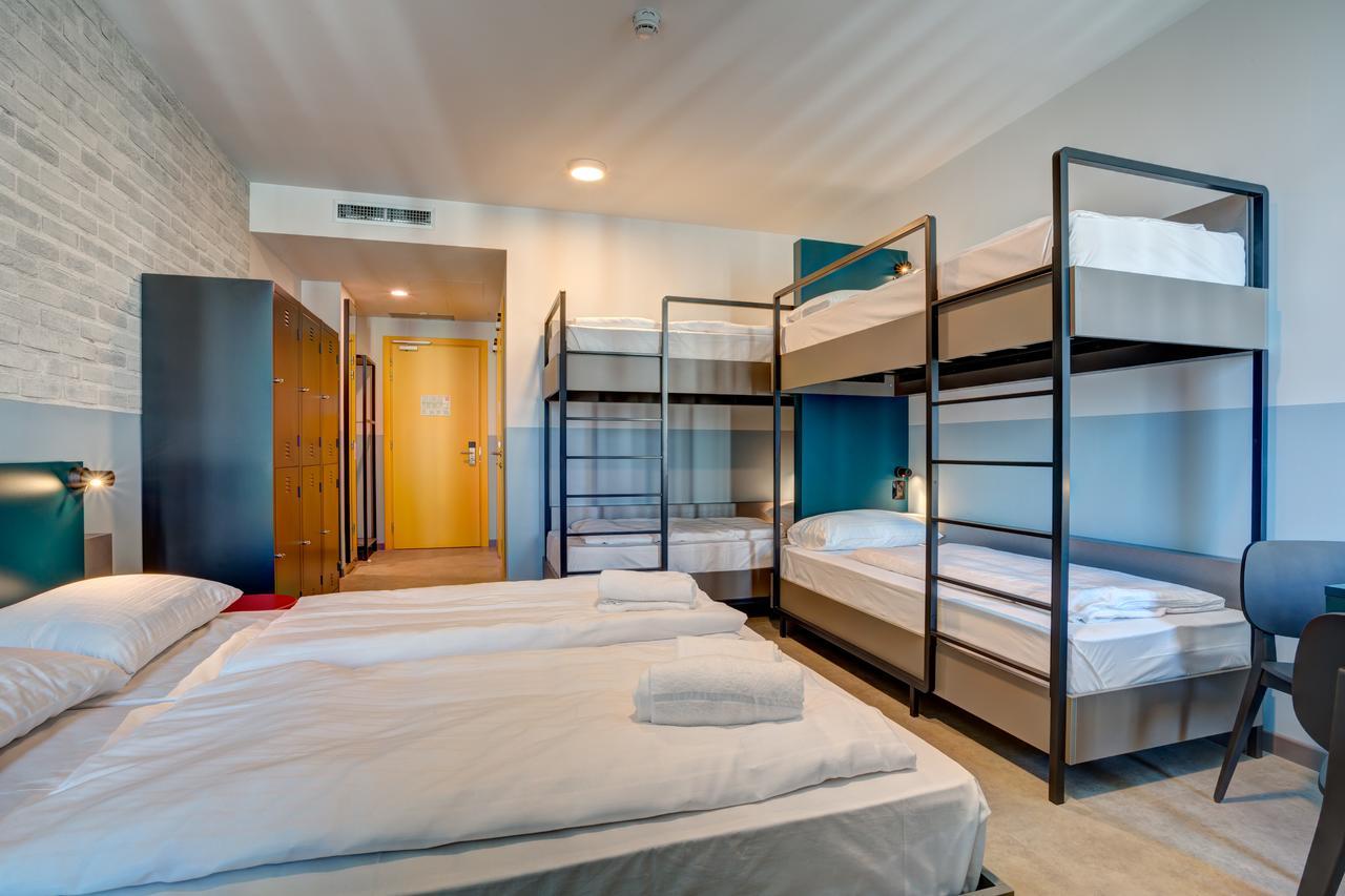 Bed 6-Bed Mixed Dormitory Room