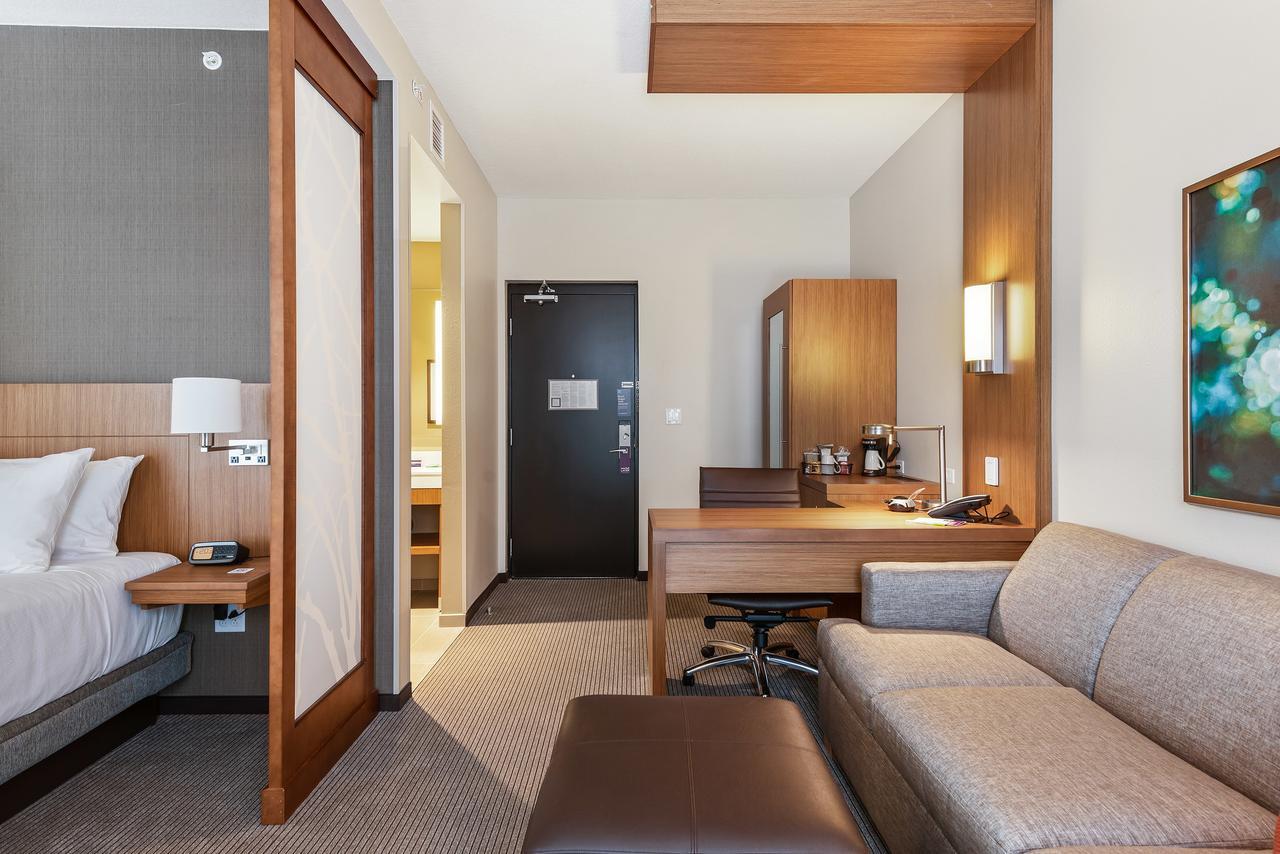 Queen Room with Two Queen Beds with Sofa Bed and Tub - Disability Access