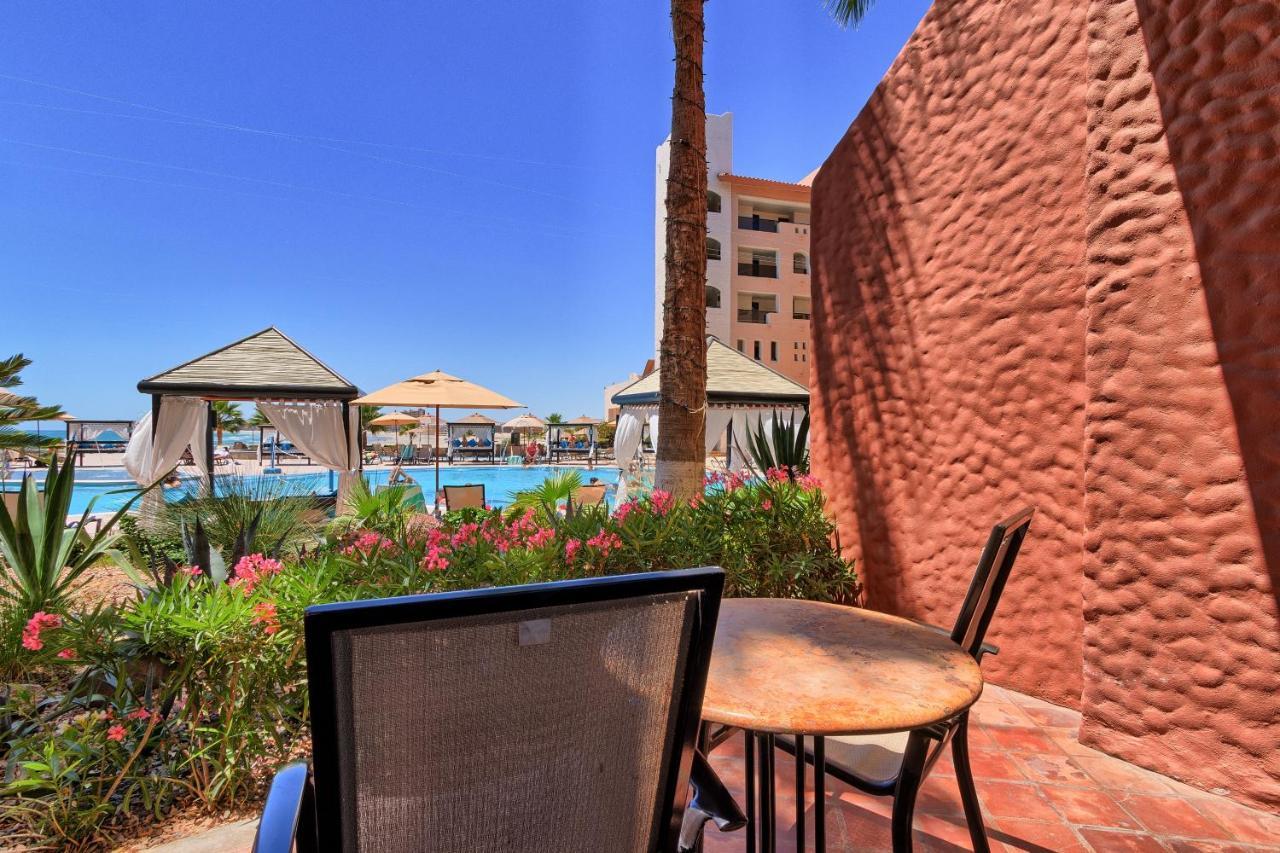 Deluxe Room Pool View Patio 2 Queen Beds