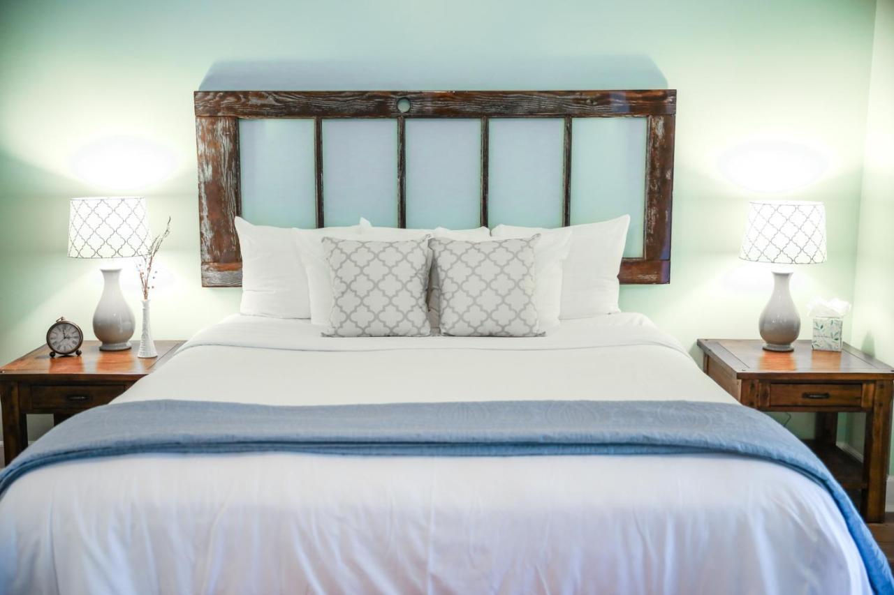 Luxury King Suite