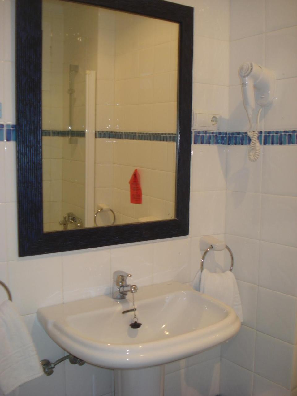 Single Room,60896128:JPEG