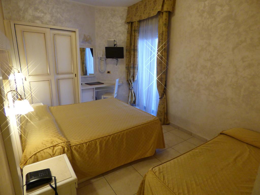 Triple Room Sea View