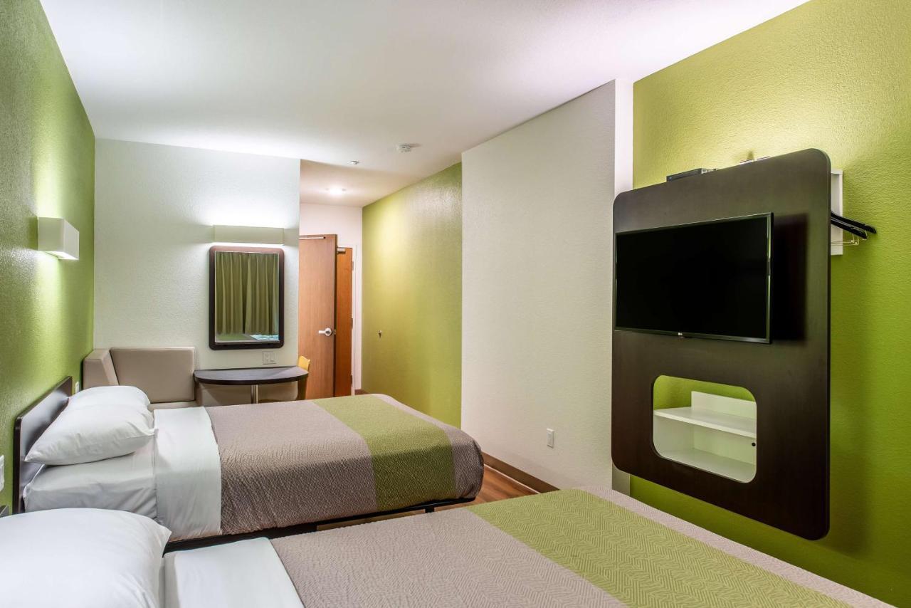 Queen Room Two Queen Beds Non-Smoking