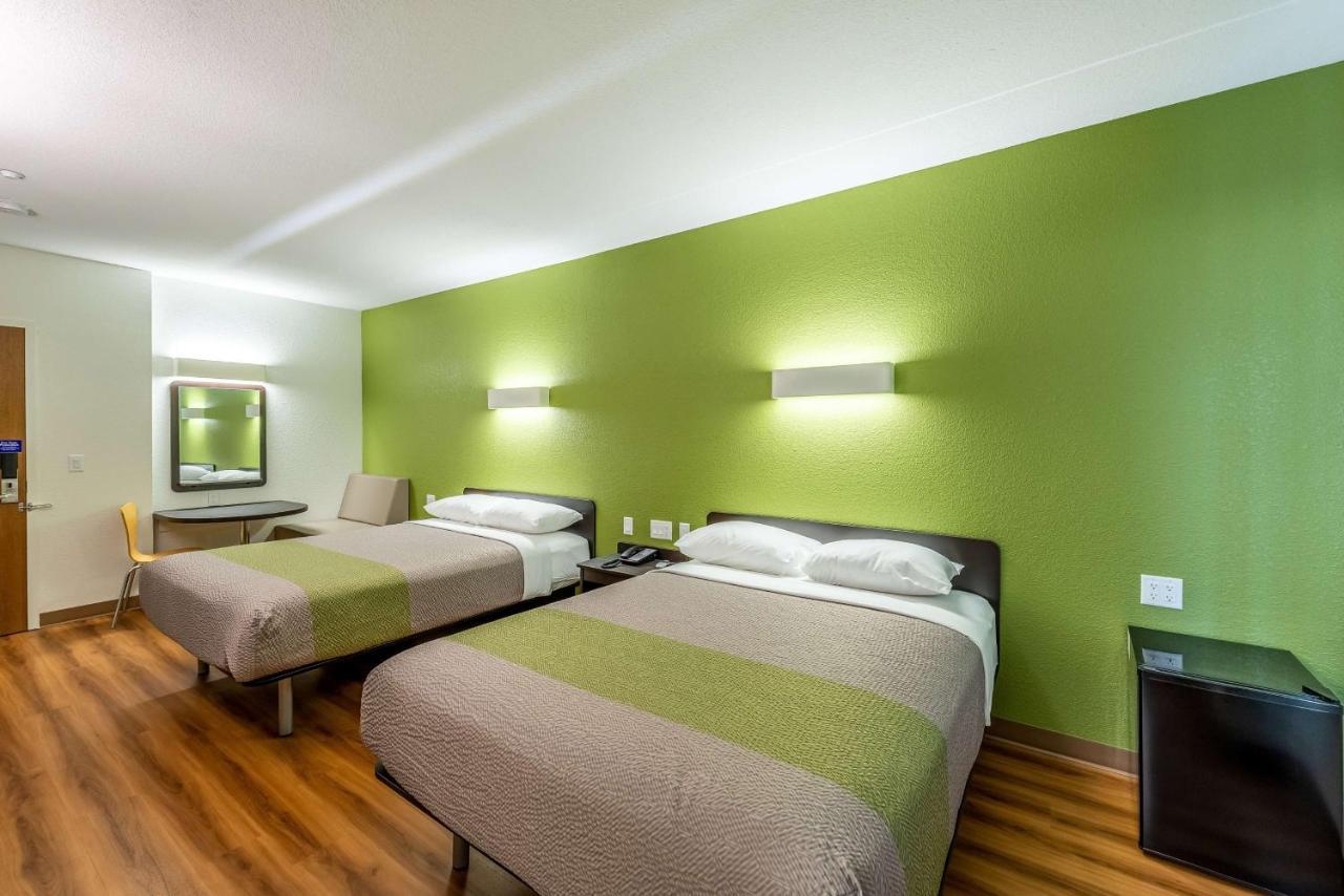 Queen Room Two Queen Beds Non-Smoking