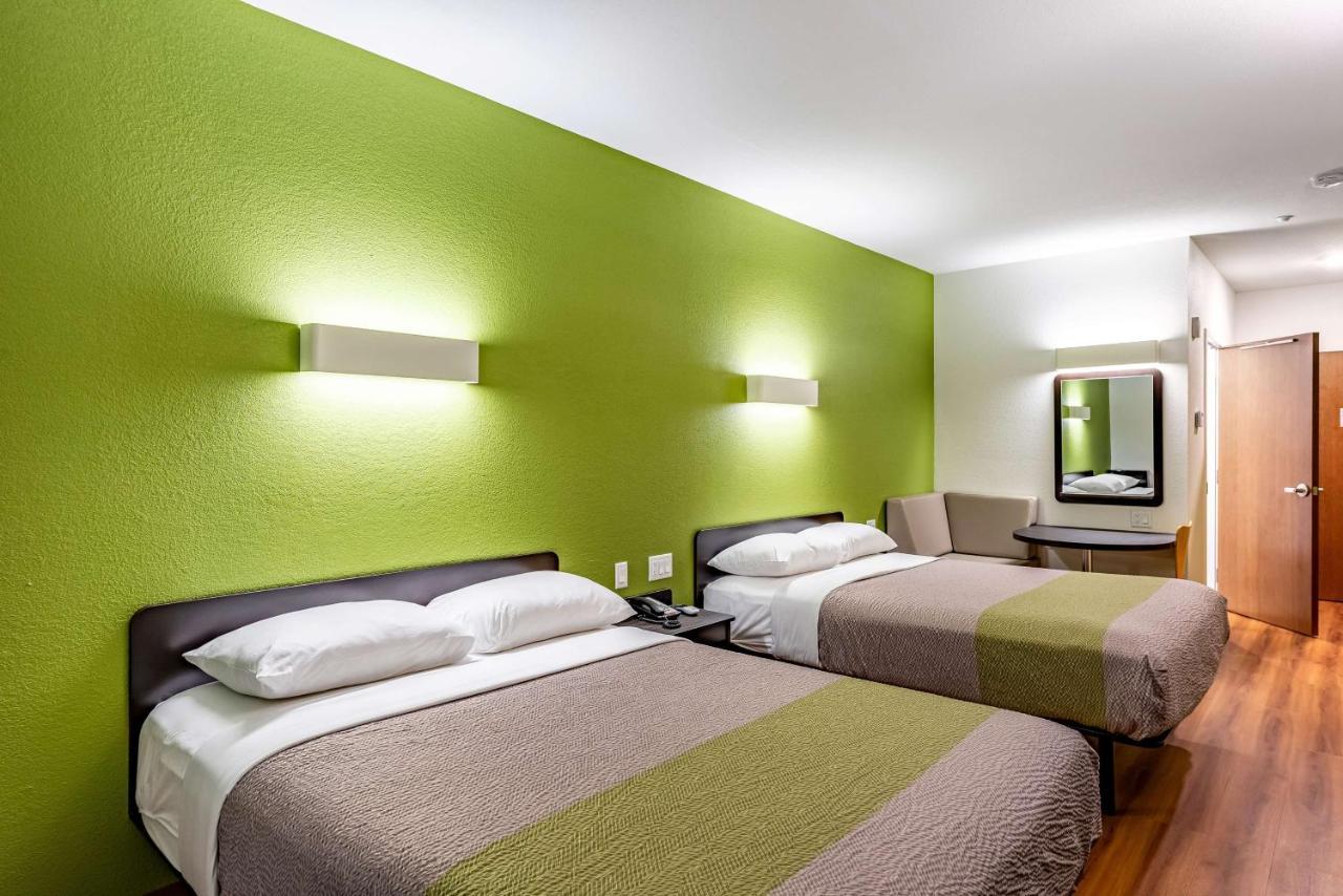 Queen Room Two Queen Beds Non-Smoking