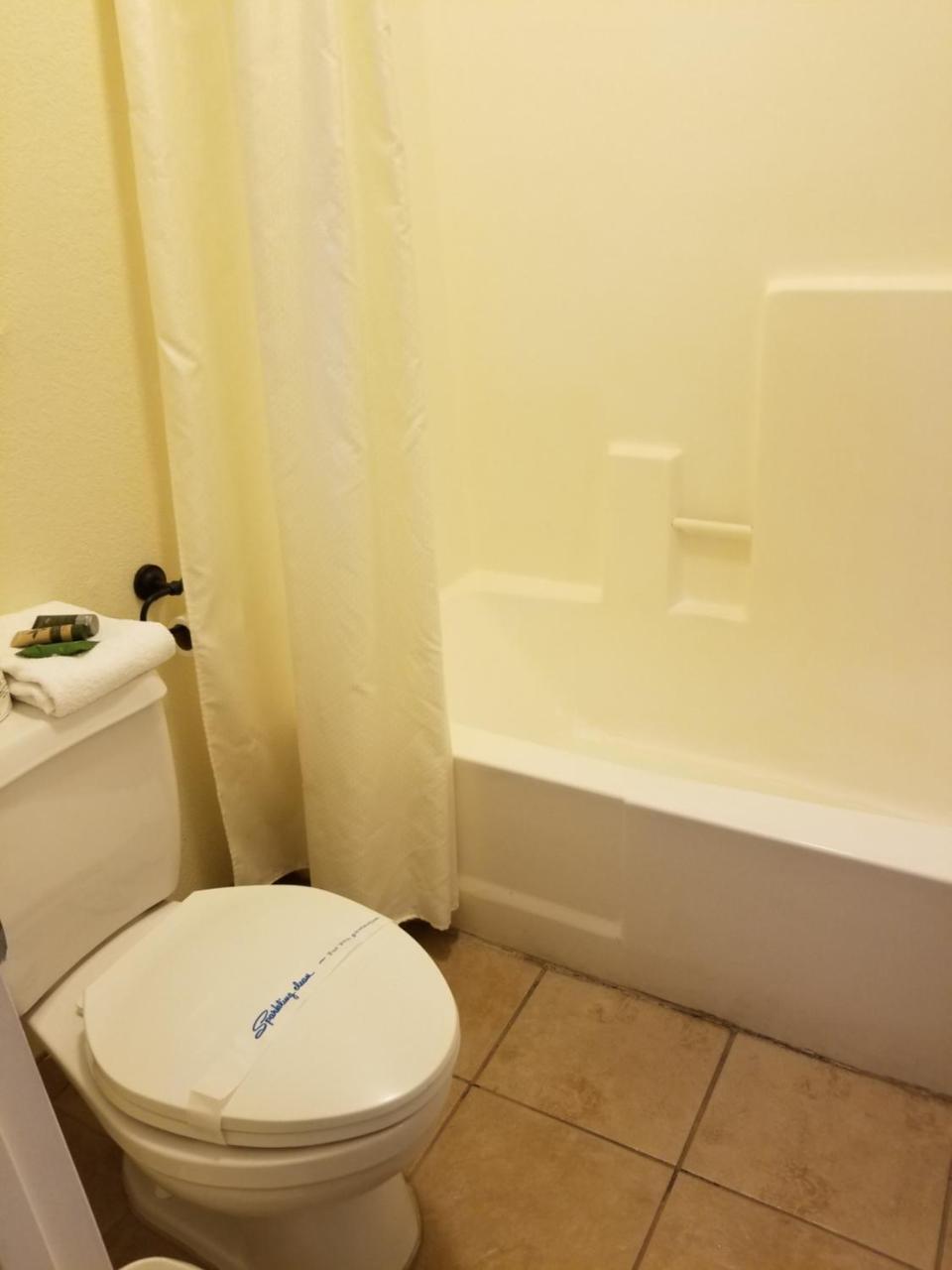 Standard Queen Room