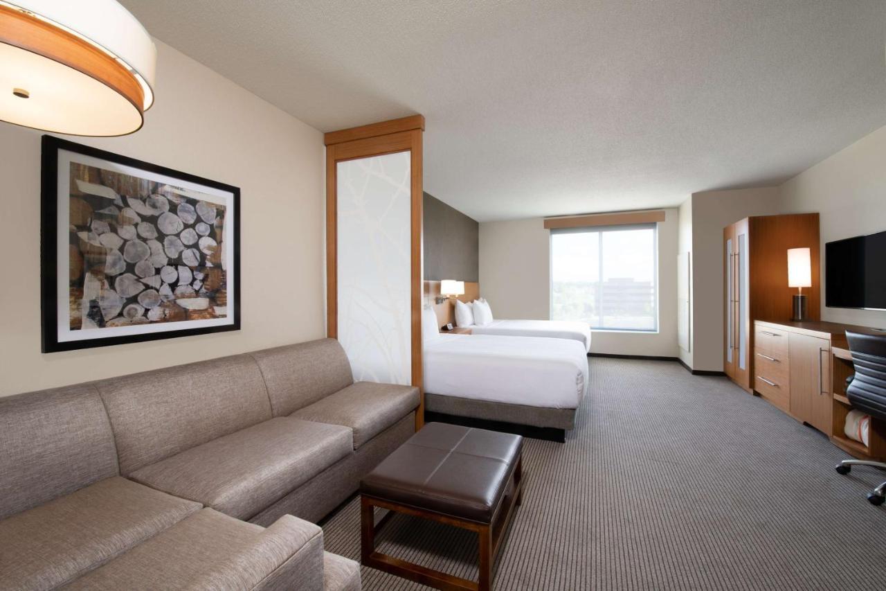 Queen Room with Two Queen Beds, Sofa Bed and Accessible Tub