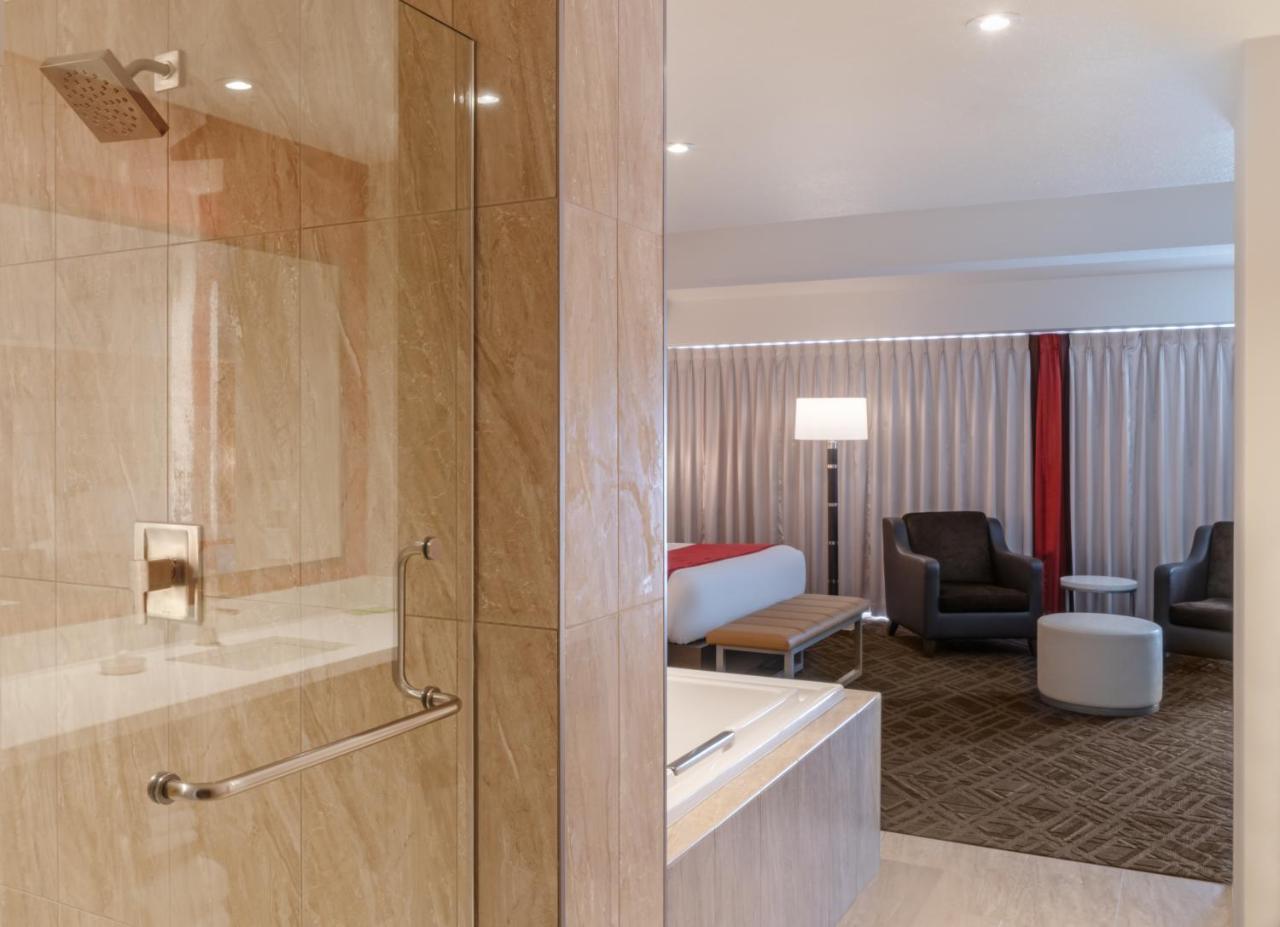 Resort Executive Suite, 1 King, Non-Smoking,1210359058:JPEG