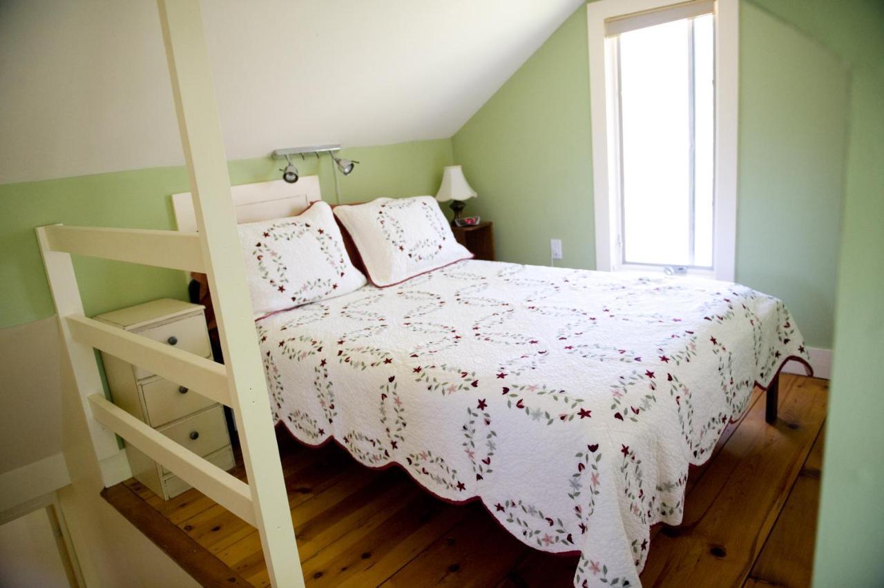 Deluxe Family Suite,728810308:JPEG