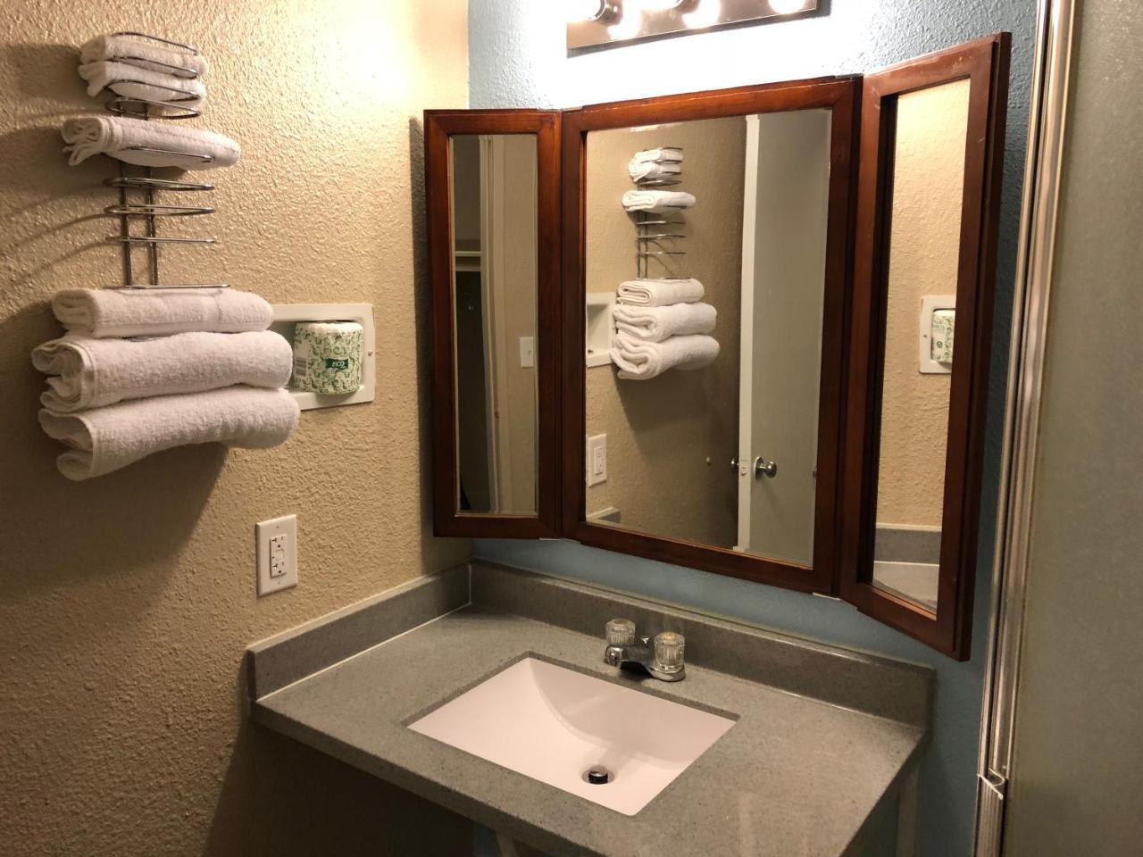 Deluxe Room Two Double Beds Smoking