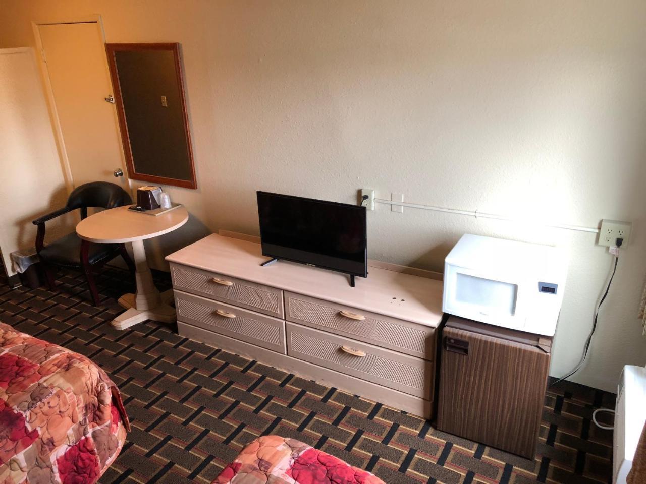 Deluxe Room Two Double Beds Smoking