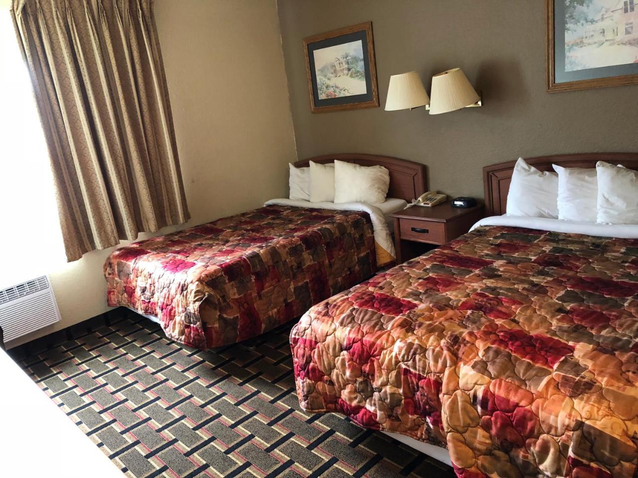Deluxe Room Two Double Beds Smoking