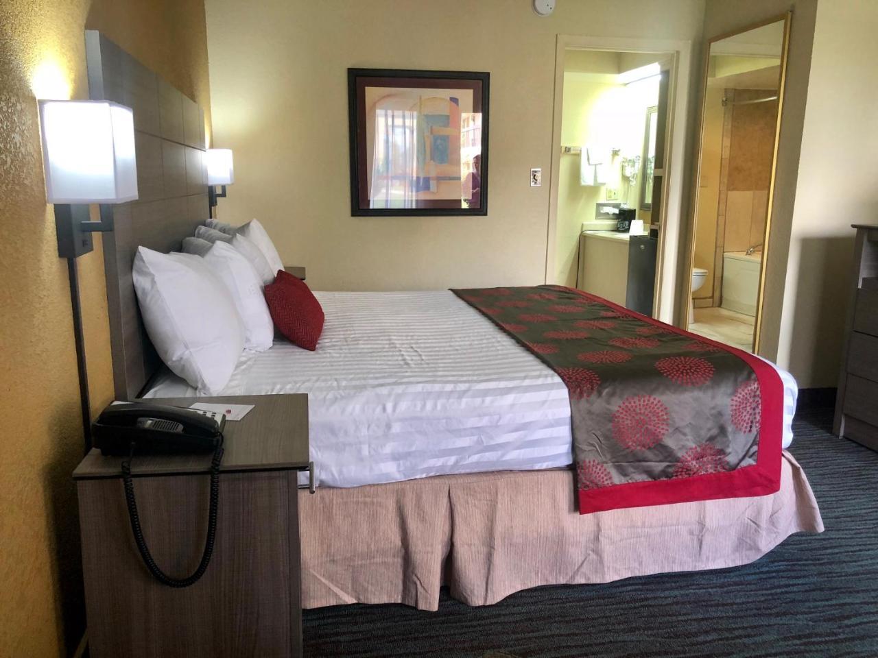 King Suite Non-Smoking,733201660:JPEG