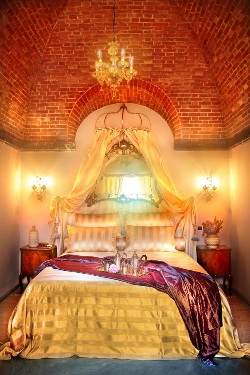 Deluxe Double Room Shower