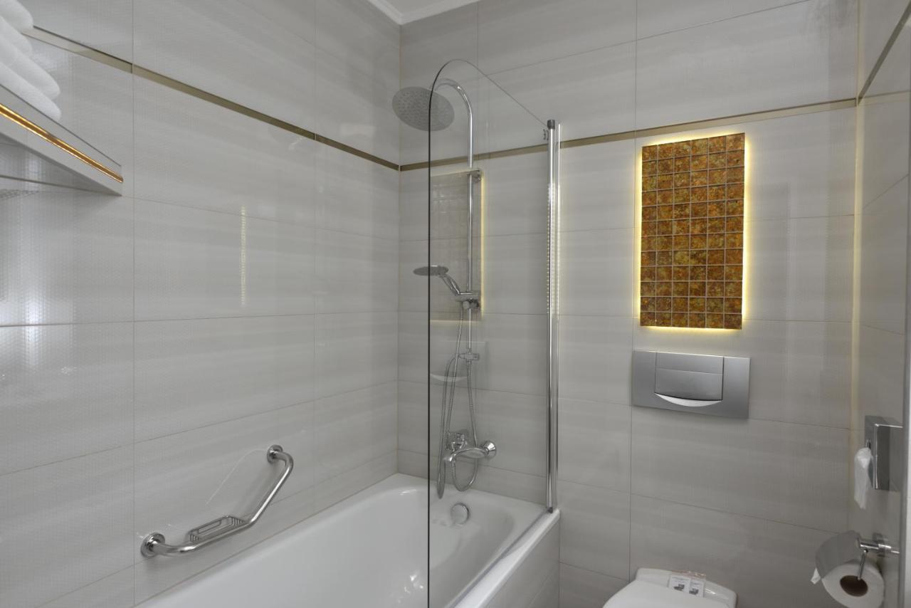 Standard Double Suite