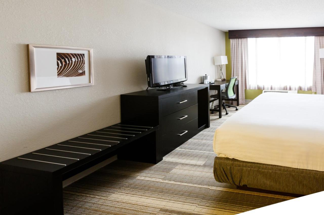 Standard King Room
