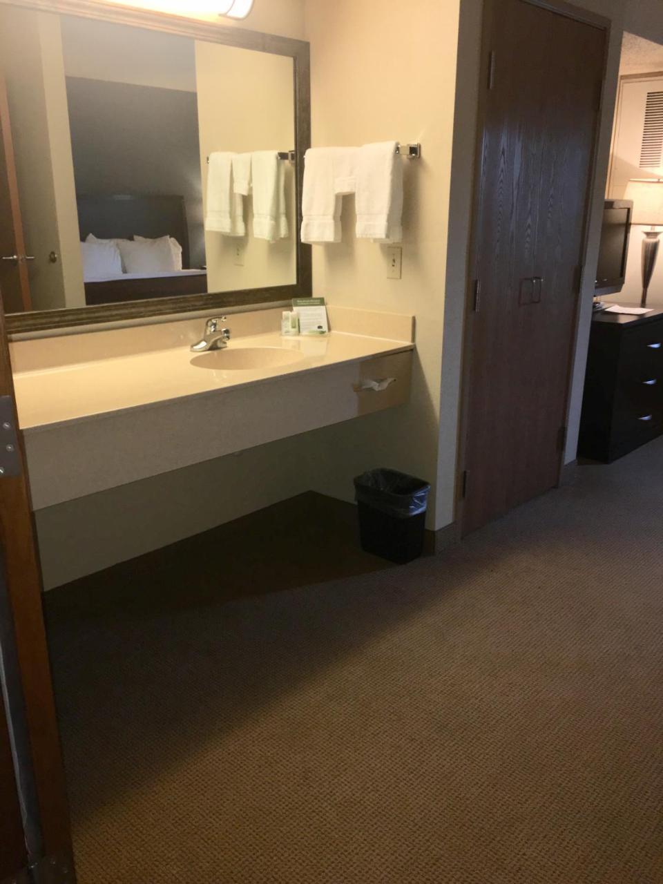 One Bedroom King Suite Non-Smoking