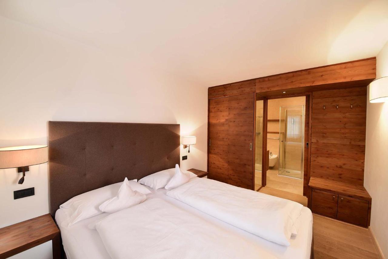 Two-Bedroom Apartment 2 bathrooms Balcony Tofana
