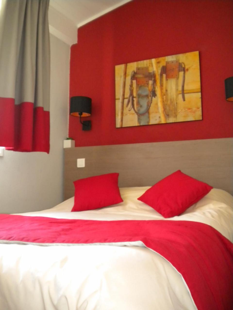 Two-Bedroom Apartment,738569377:JPEG