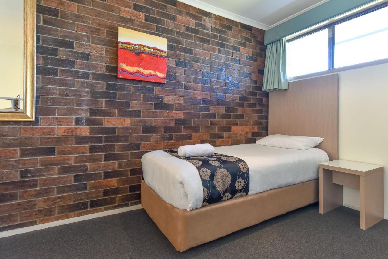 Executive Queen Room Kitchenette Not Pet Friendly