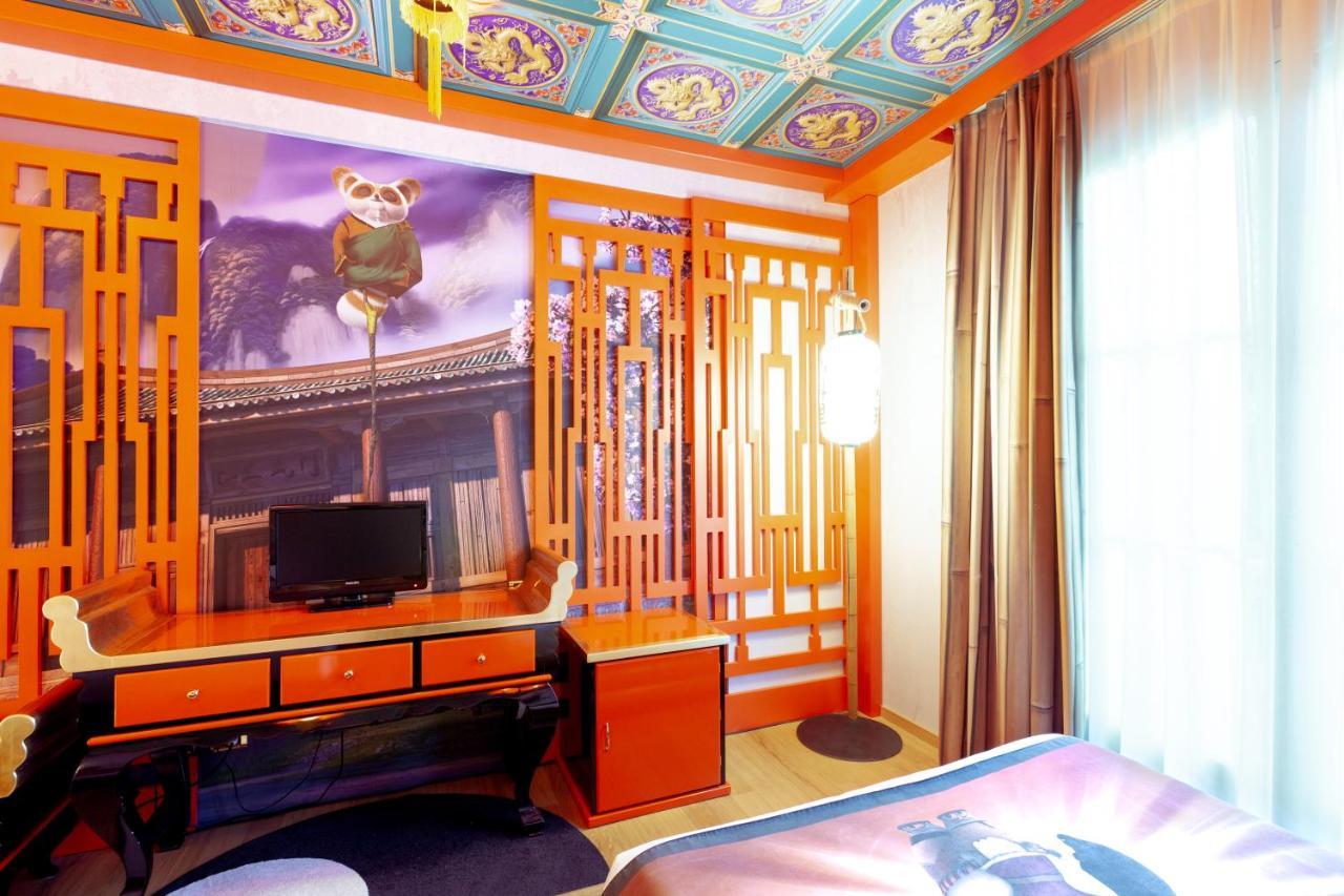 Roulette Themed Room B