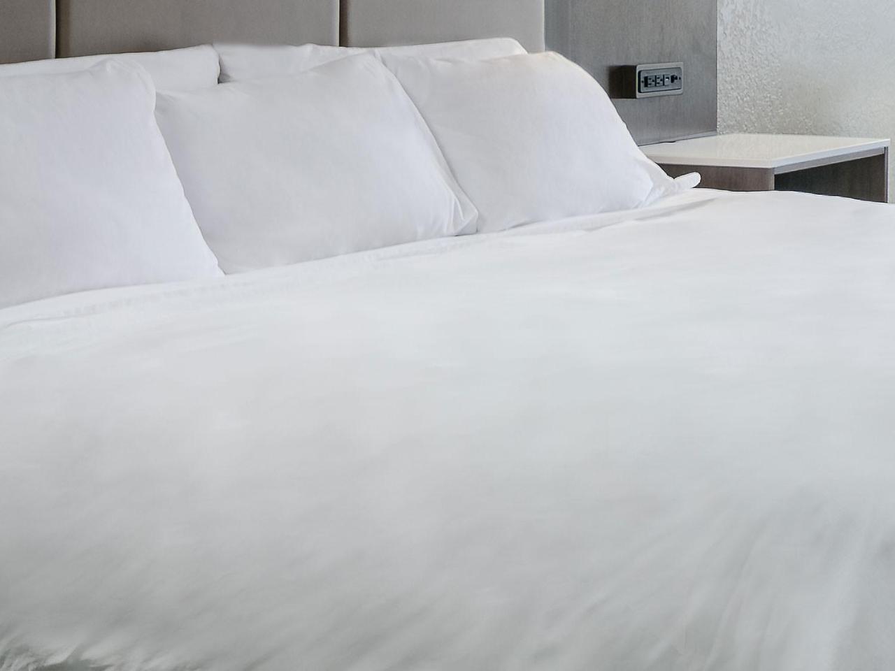 King Room with Sofa Bed - Non-Smoking