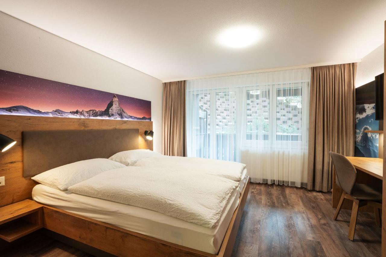 Three-Bedroom Apartment Mountain View
