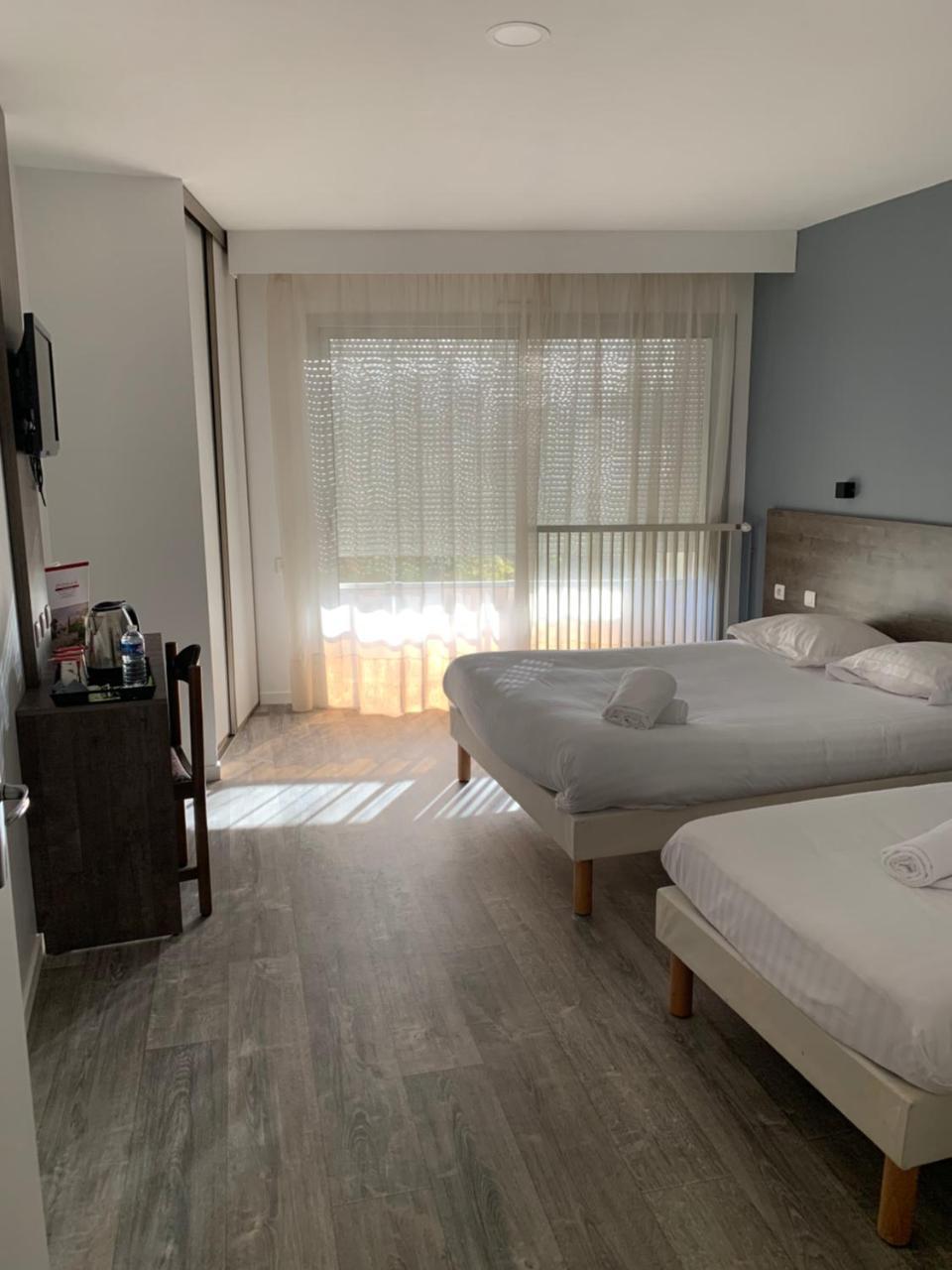 Triple Room,750384914:JPEG