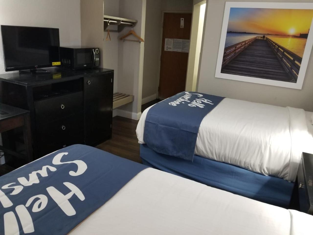 Double Room with Two Double Beds - Non-Smoking