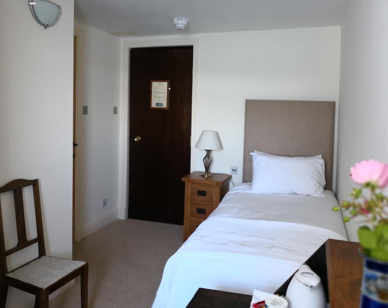 Classic Single Room