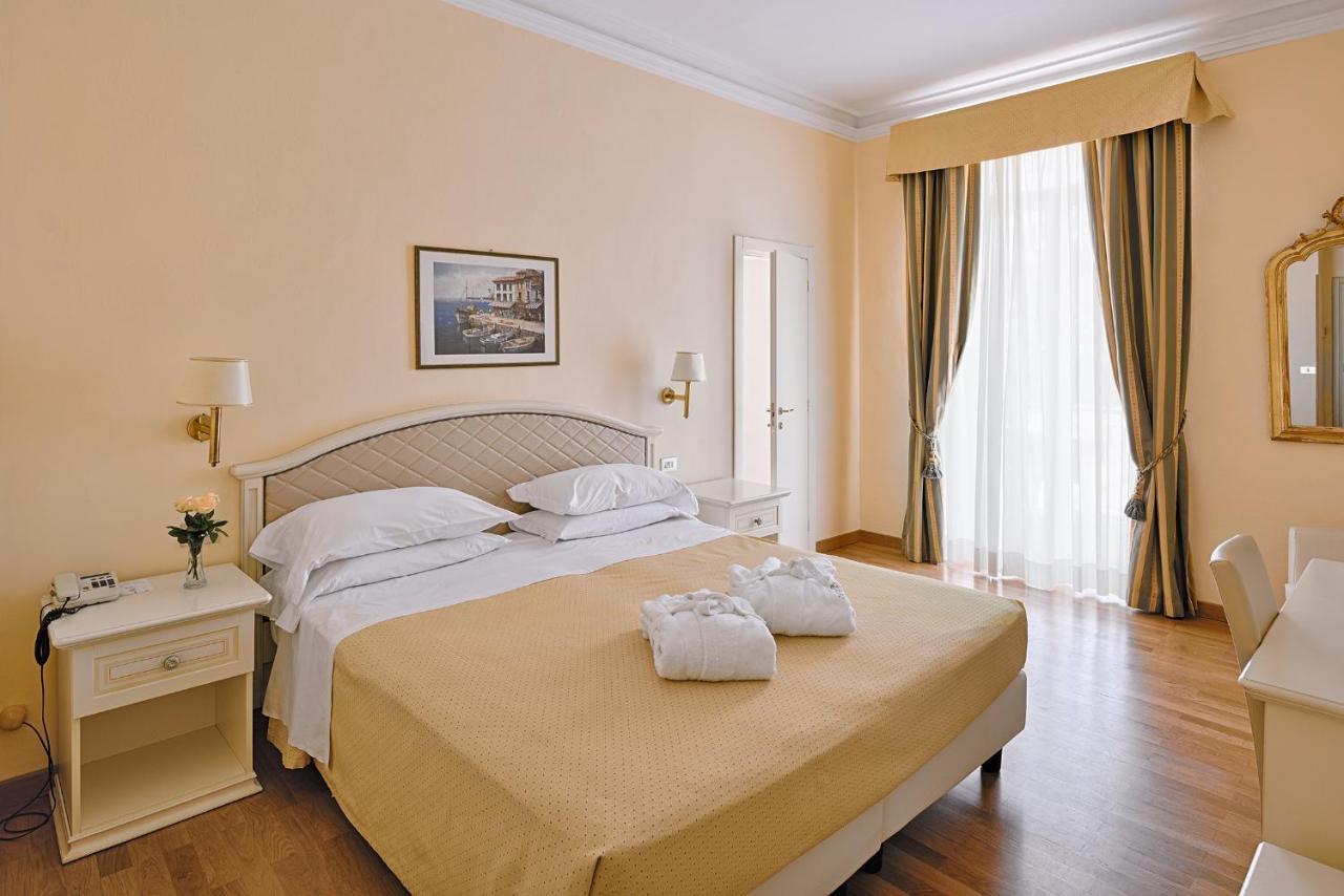 Deluxe Double Room Sea Side
