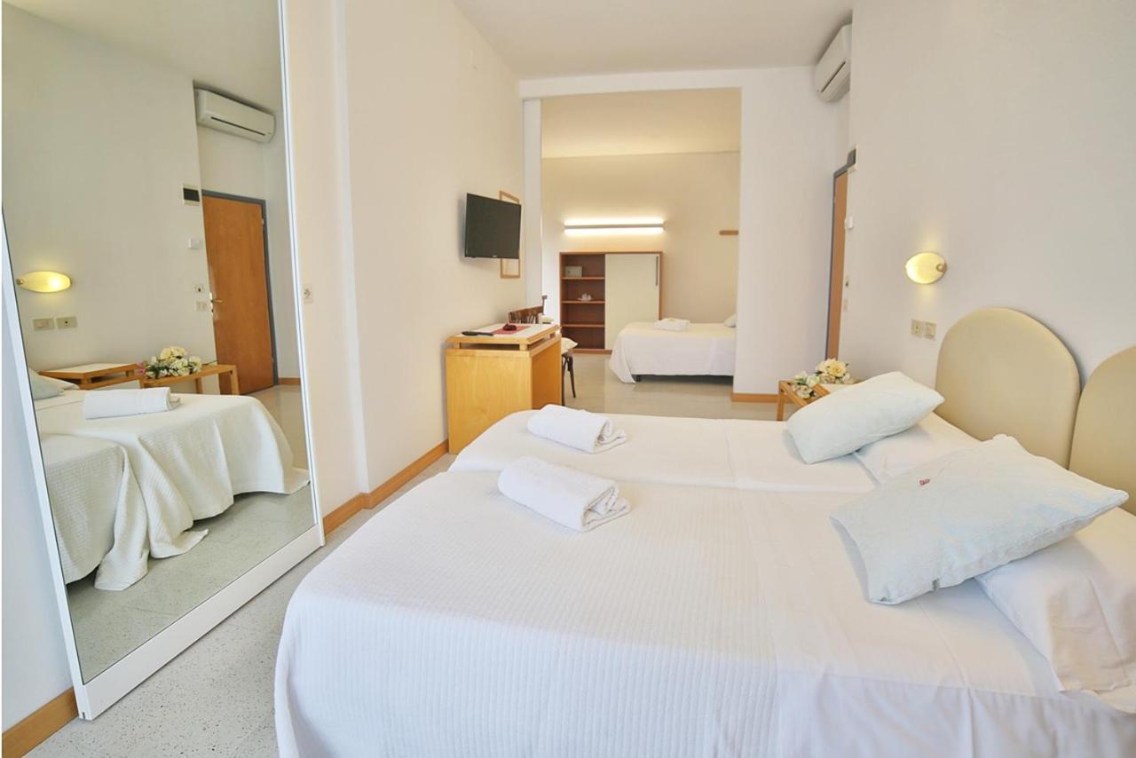King Room Two King Beds