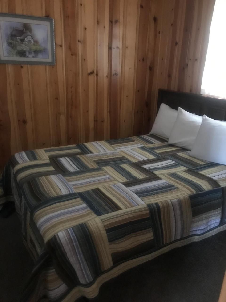 Standard Queen Room Two Queen Beds