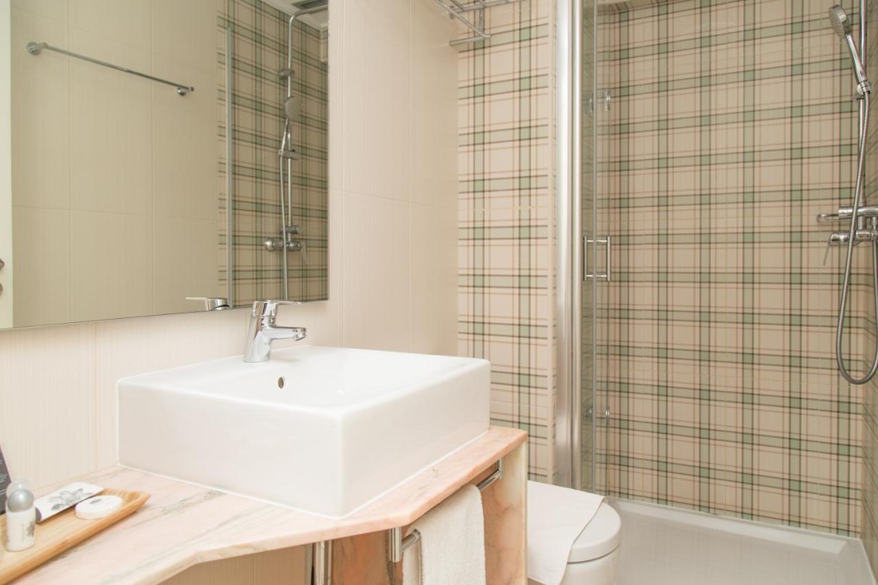 Double or Twin Room Garden View
