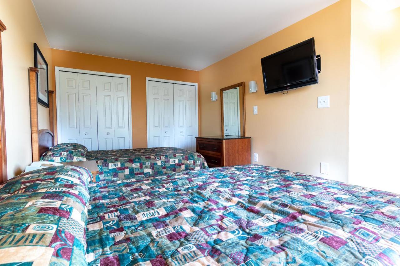 Deluxe Queen Suite