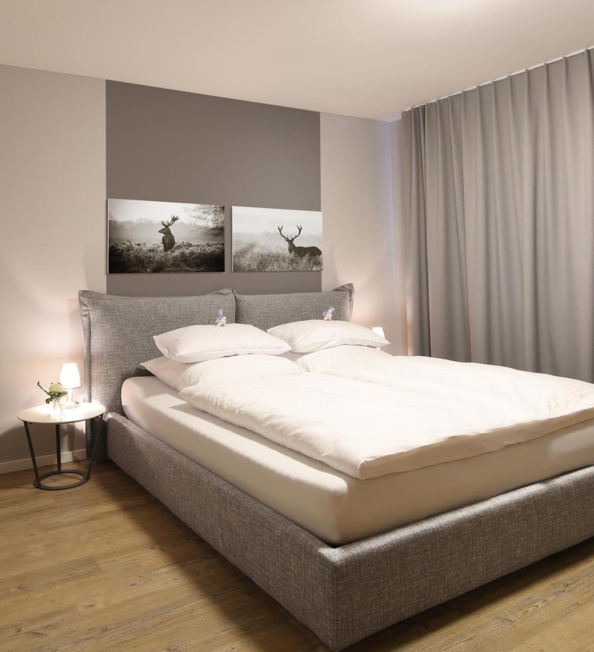 Doppelzimmer mit Balkon