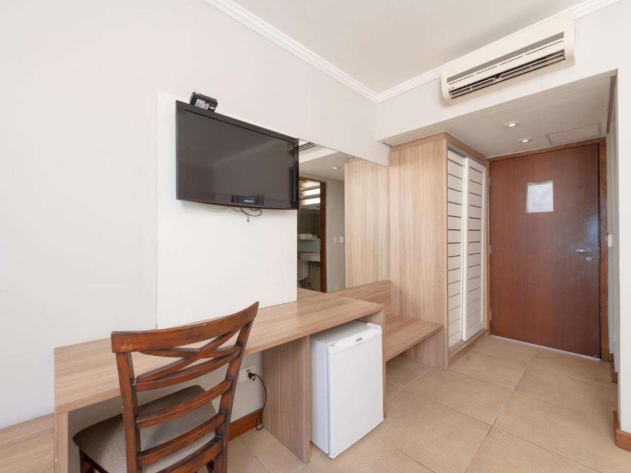 Quarto Quádruplo com Futon