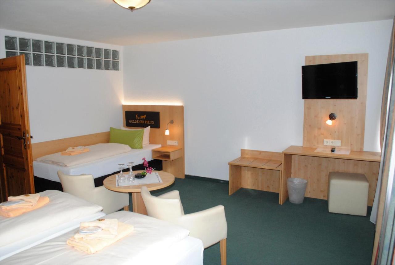 Dreibettzimmer mit Balkon