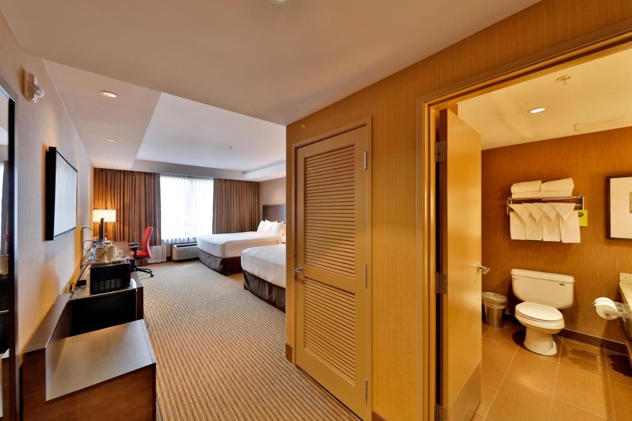 King Room Two King Beds Non-Smoking