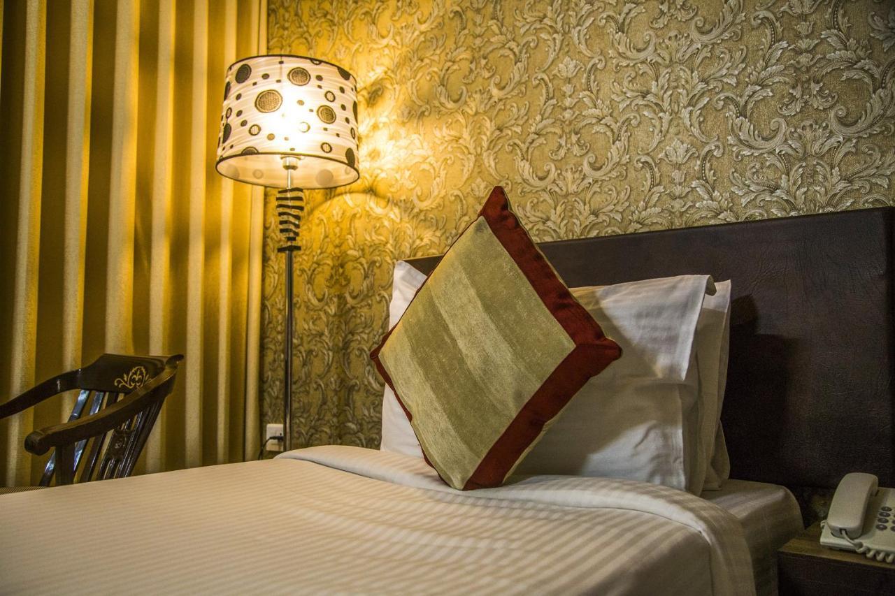 Deluxe Queen Room