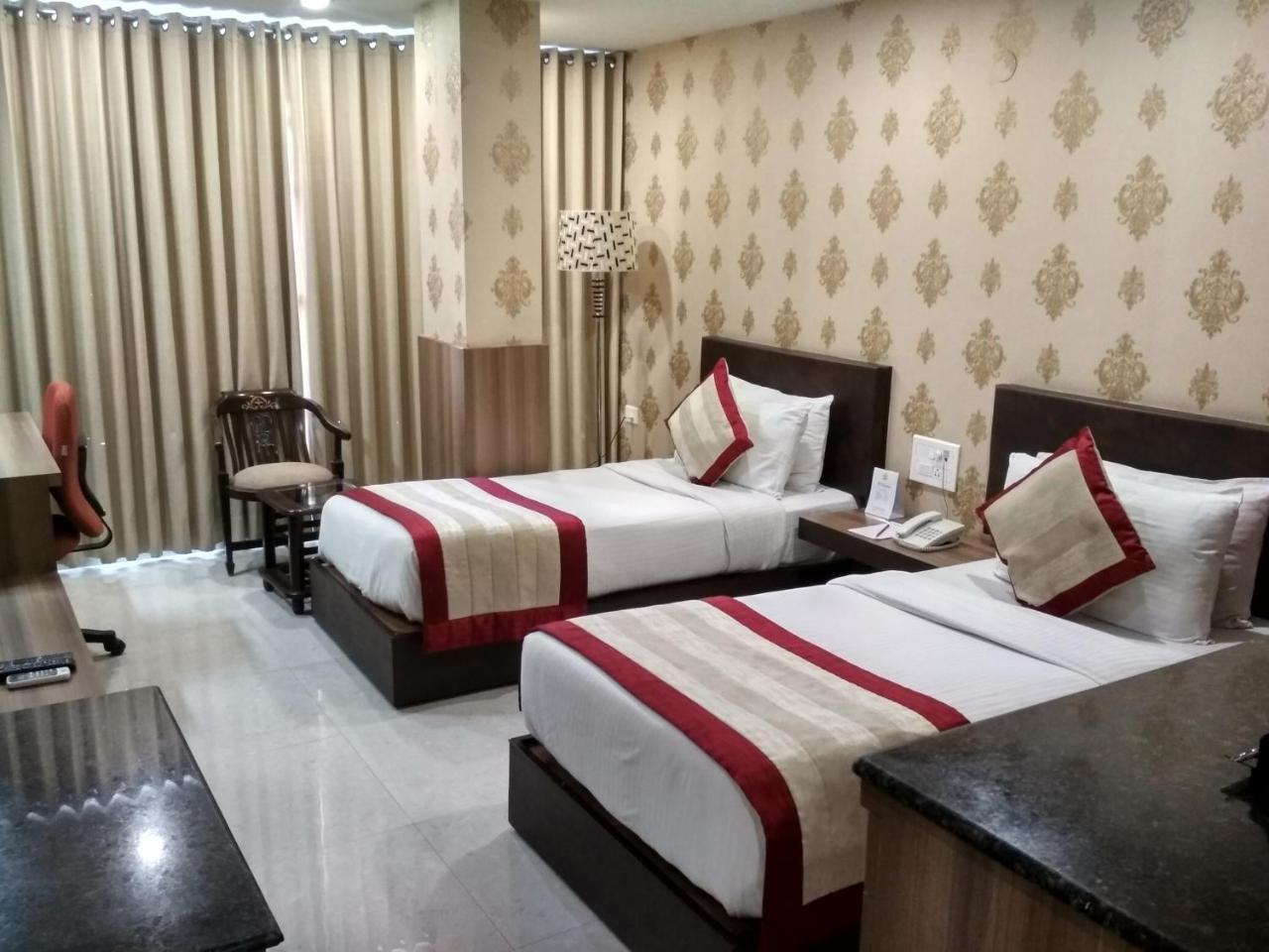 Deluxe Queen Room