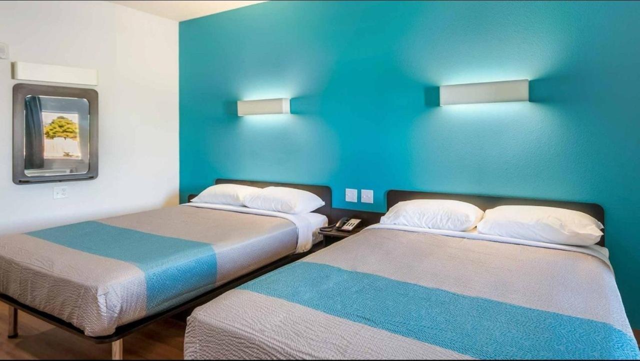Deluxe Queen Room Two Queen Beds Non-Smoking