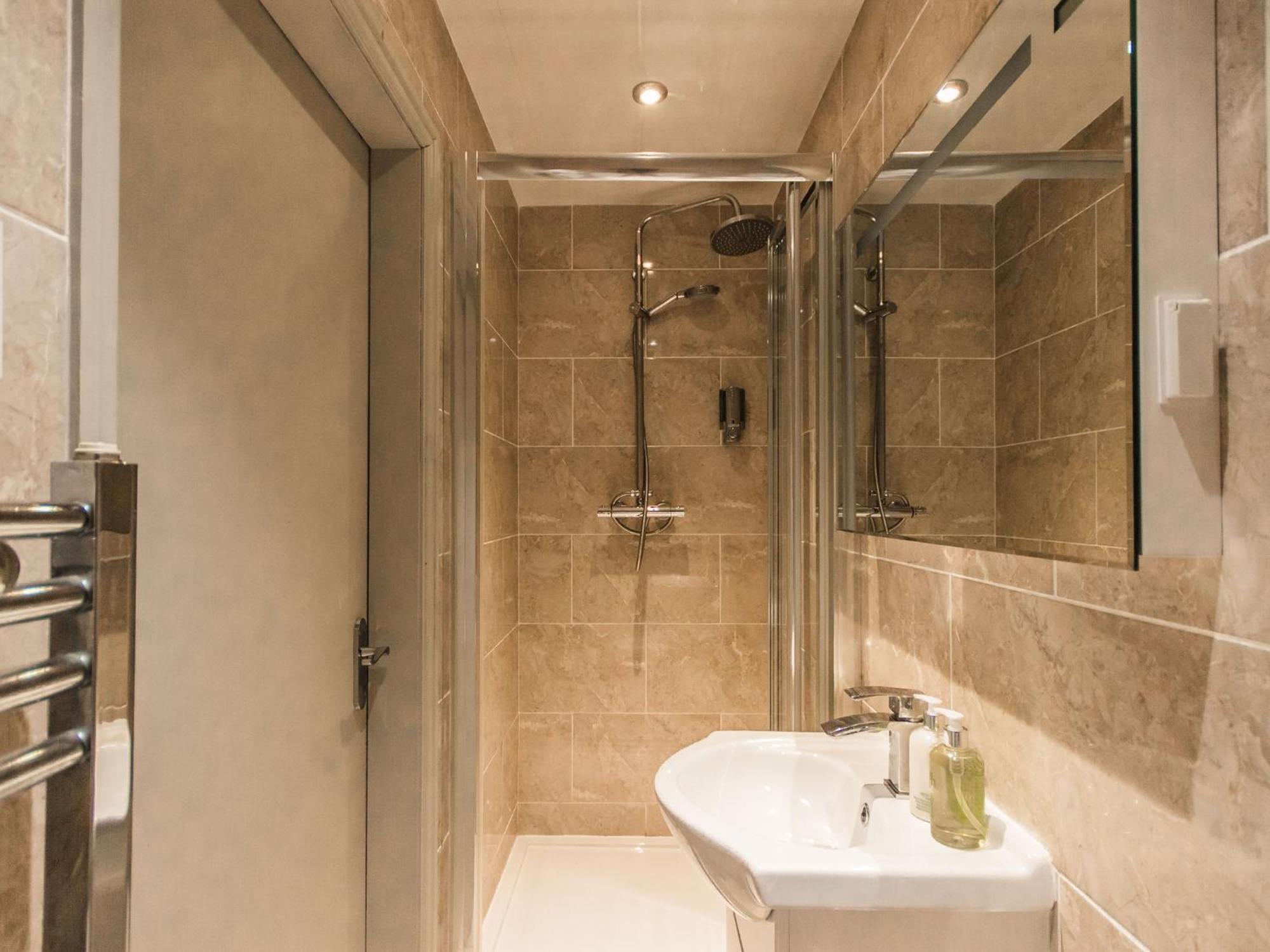 Double Room,769253800:JPEG
