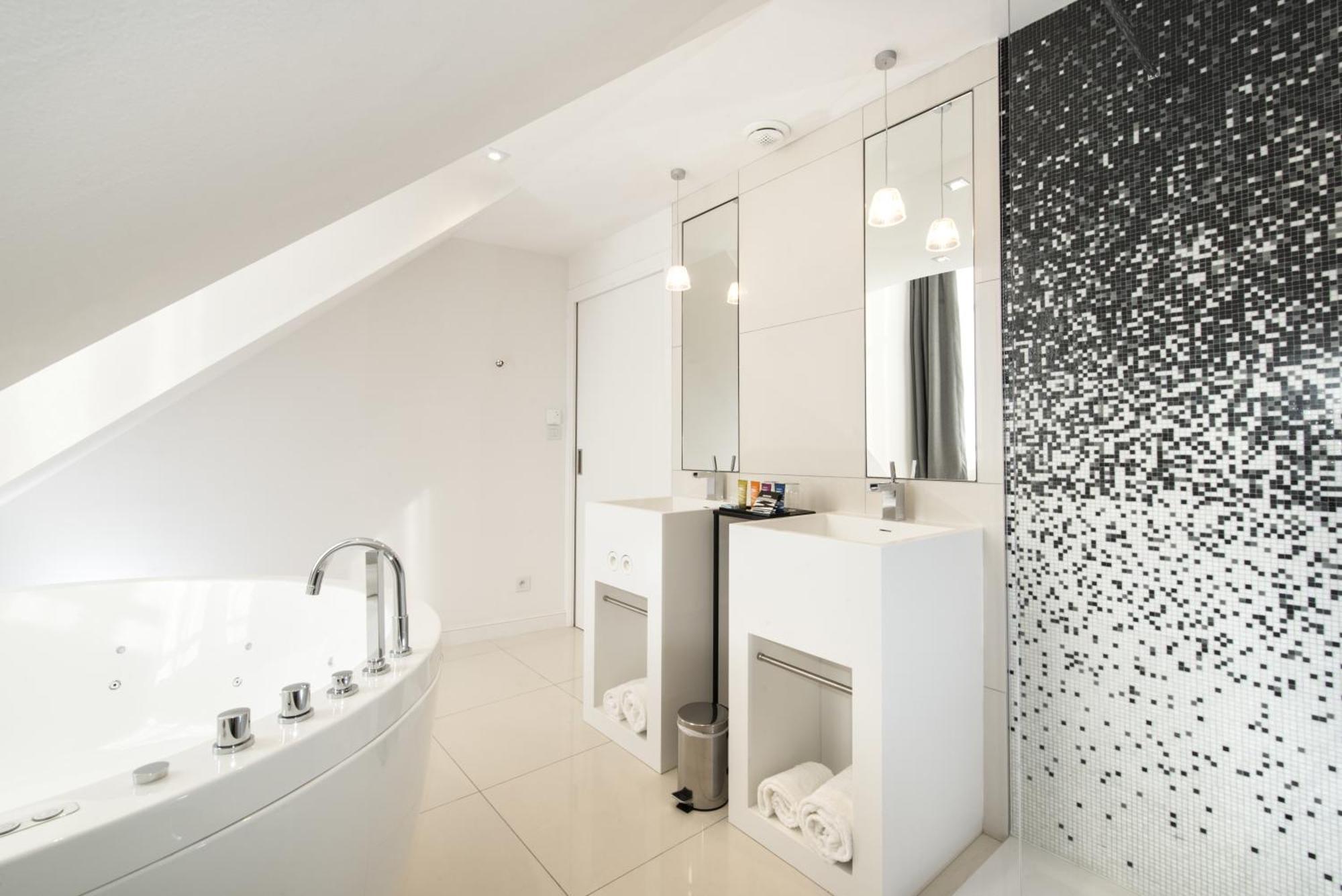 Magical Suite Spa Access